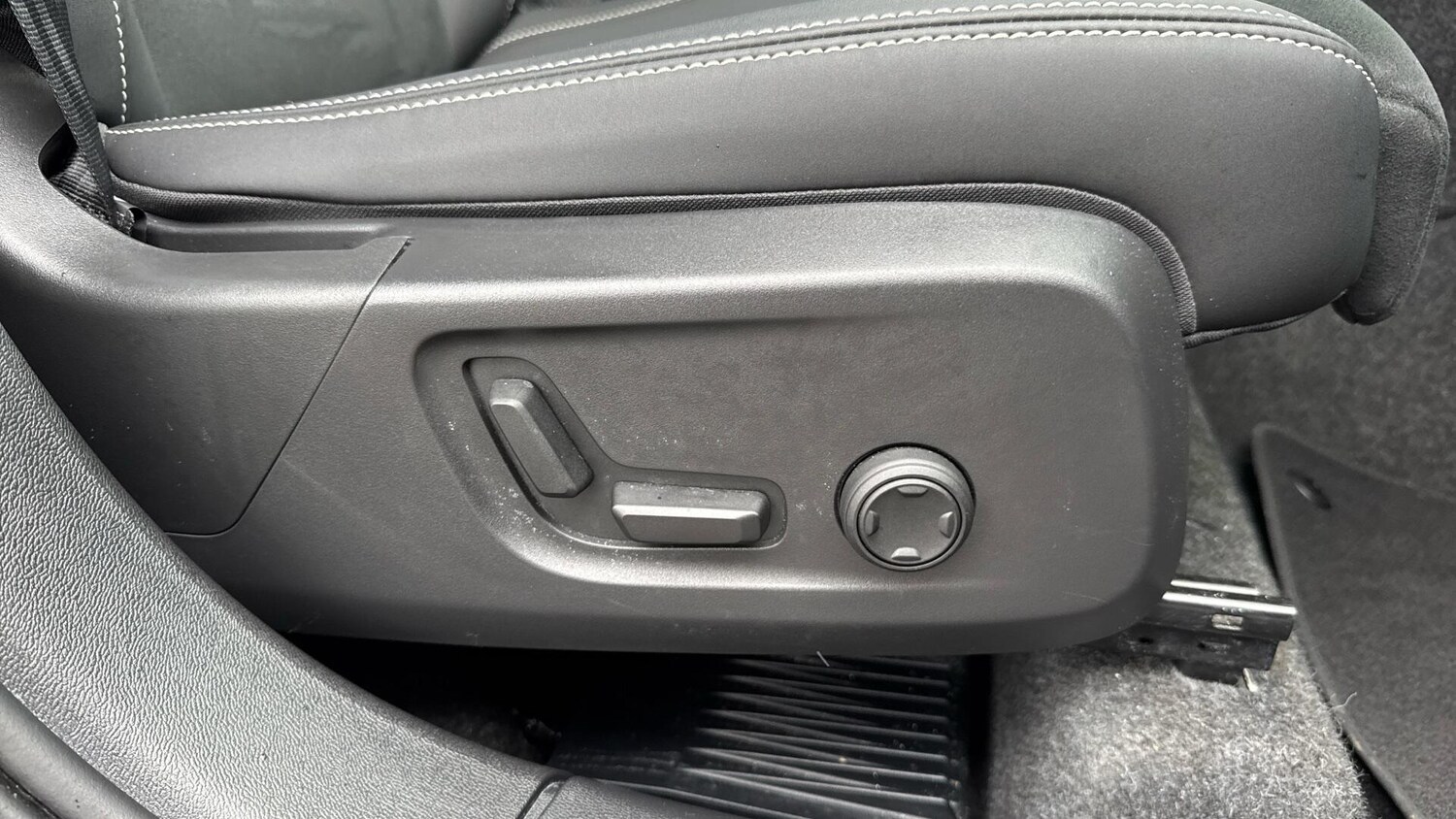 Used Volvo XC40 for sale - 78214205: Photo 27