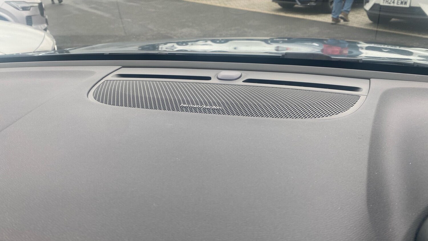 Used Volvo XC40 2023 for sale - 77441150: Photo 25