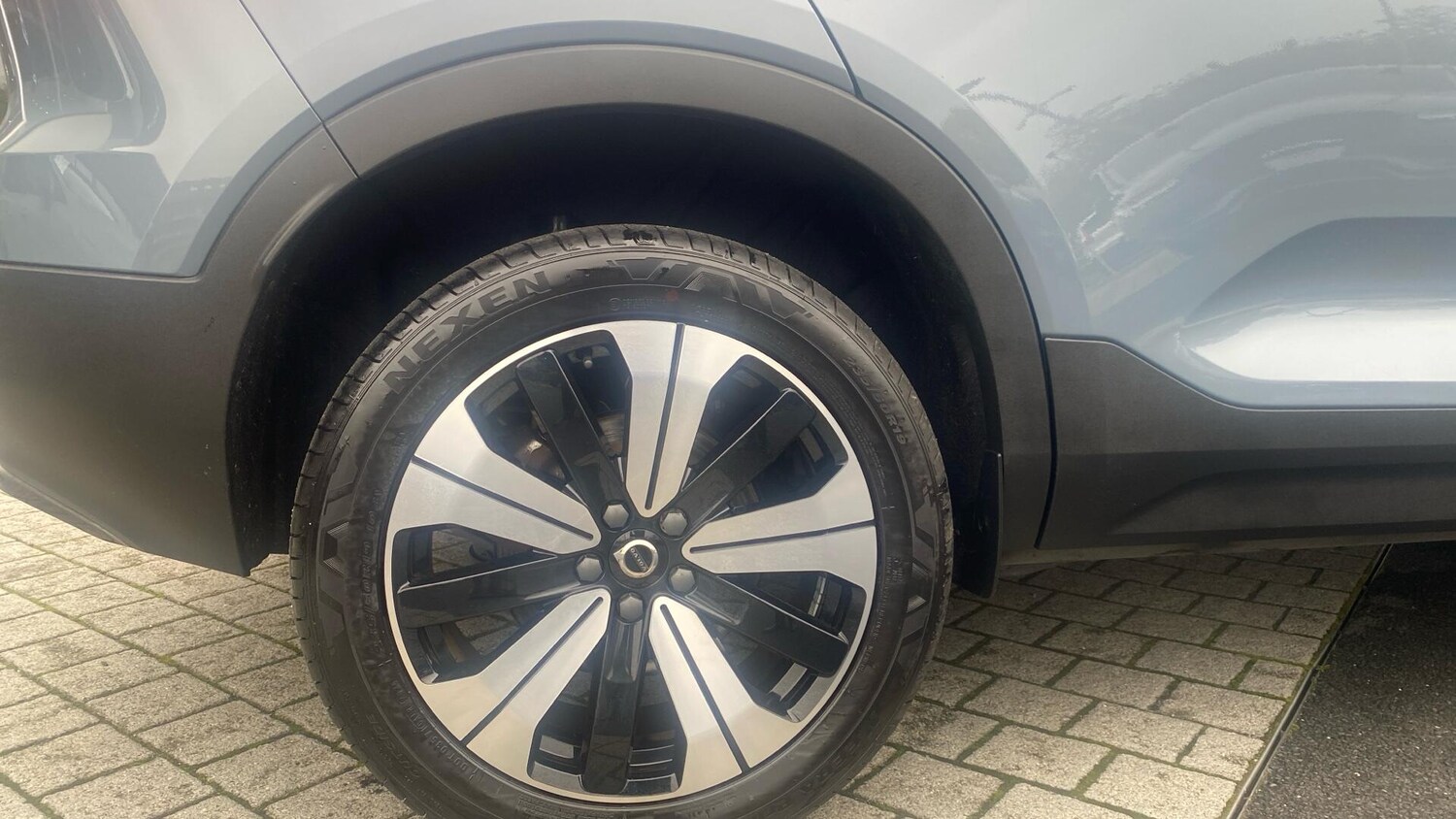 Used Volvo XC40 2023 for sale - 77441150: Photo 9