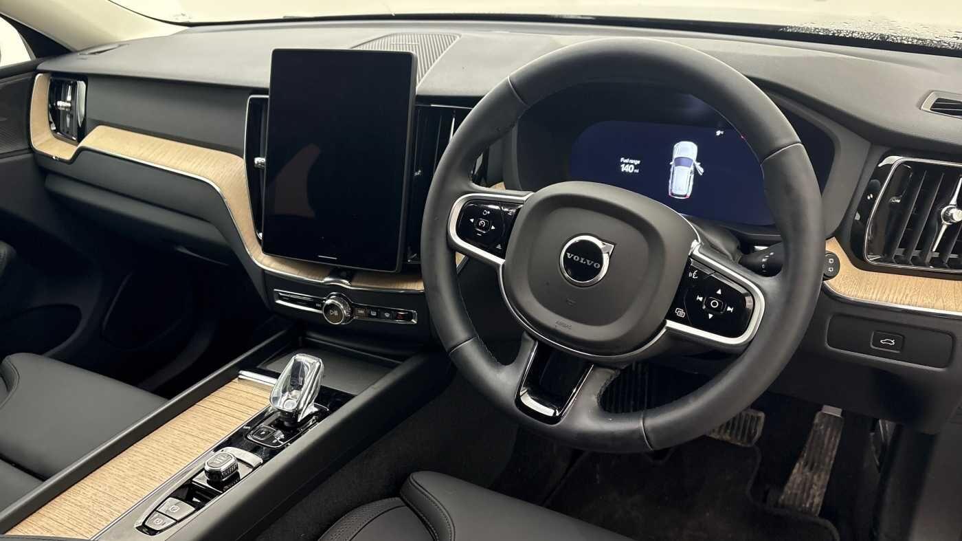 Used Volvo XC60 2025 for sale - 77253924: Photo 9