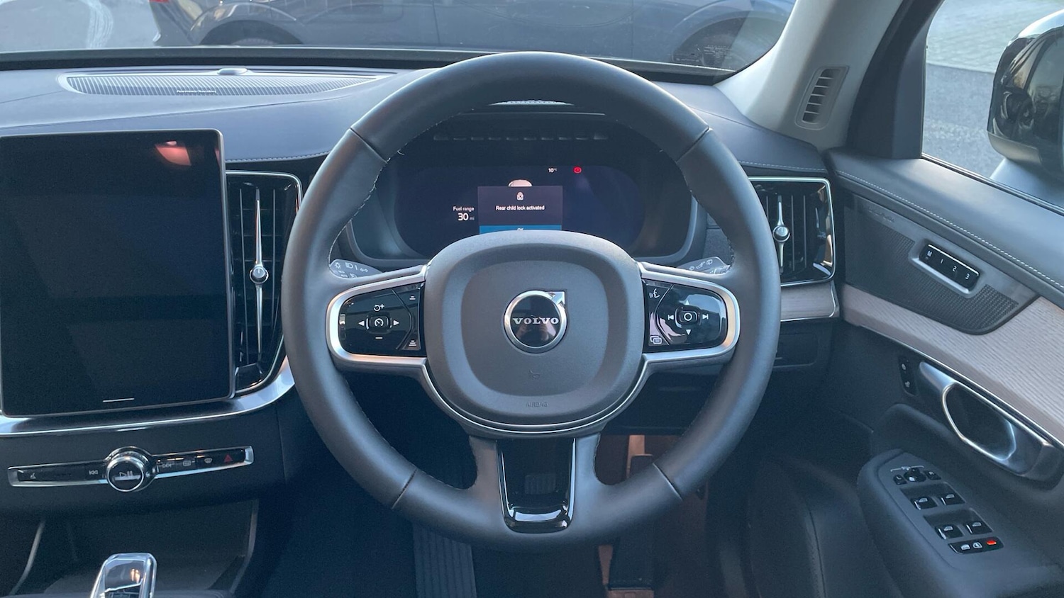 Used Volvo XC90 2025 for sale - 76918665: Photo 10