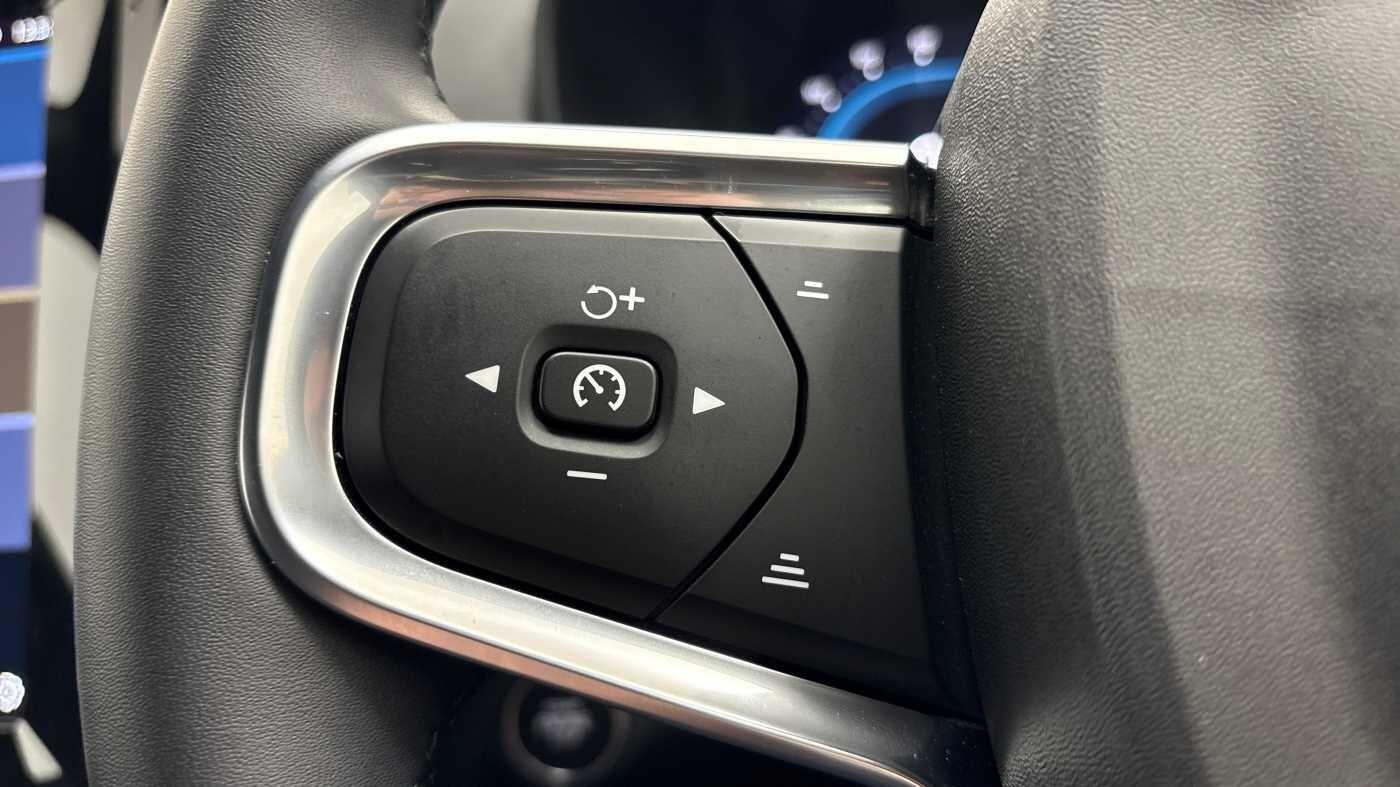 Used Volvo XC40 2024 for sale - 76825024: Photo 32