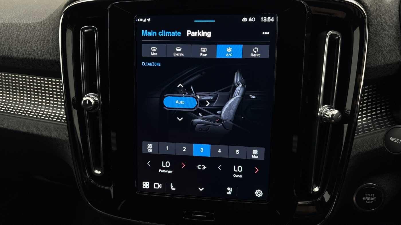 Used Volvo XC40 2024 for sale - 76825024: Photo 40