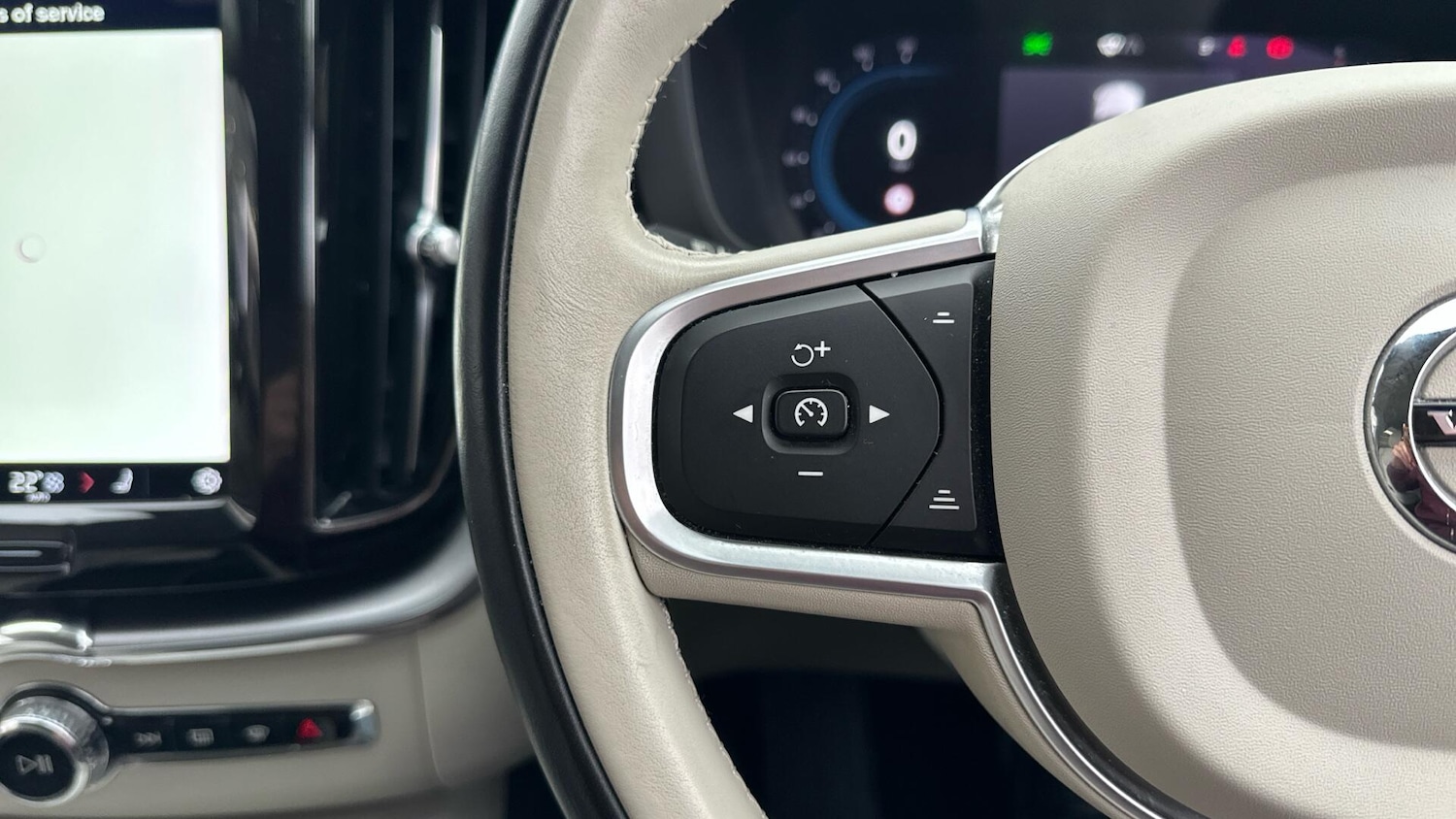 Used Volvo XC60 2022 for sale - 77216091: Photo 19