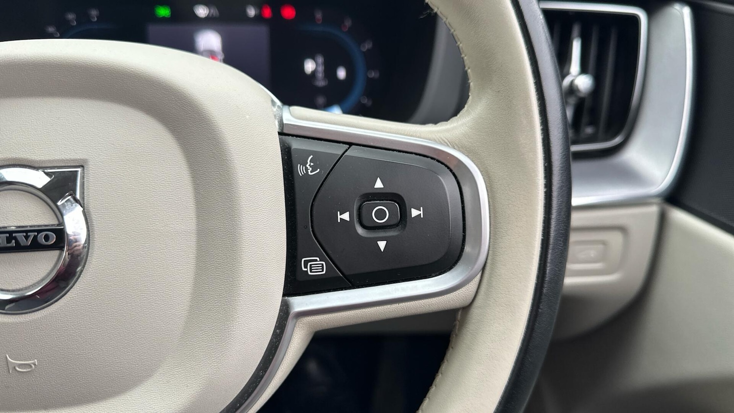 Used Volvo XC60 2022 for sale - 77216091: Photo 20