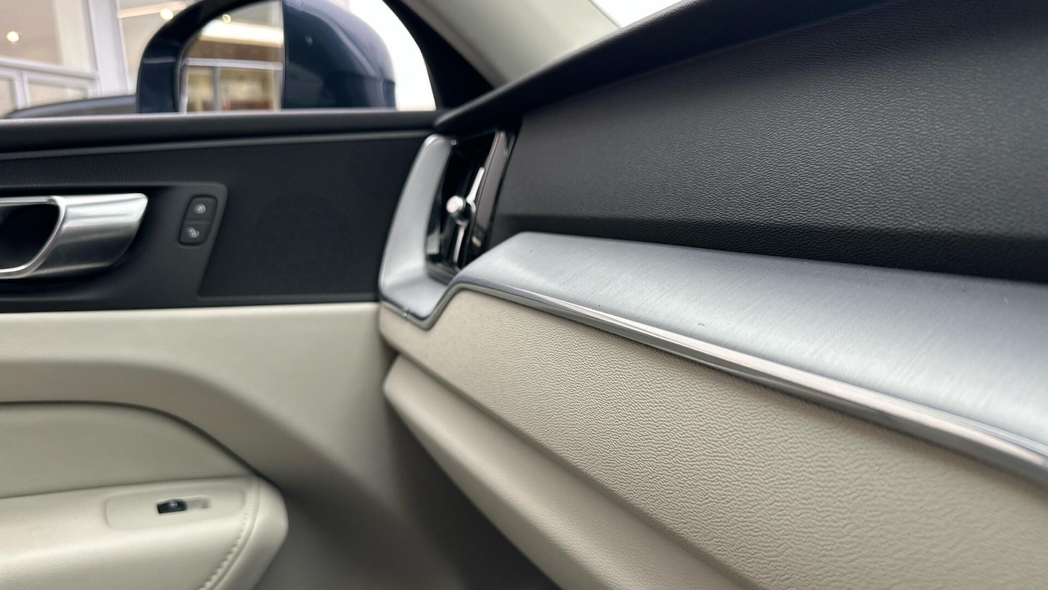 Used Volvo XC60 2022 for sale - 77216091: Photo 23