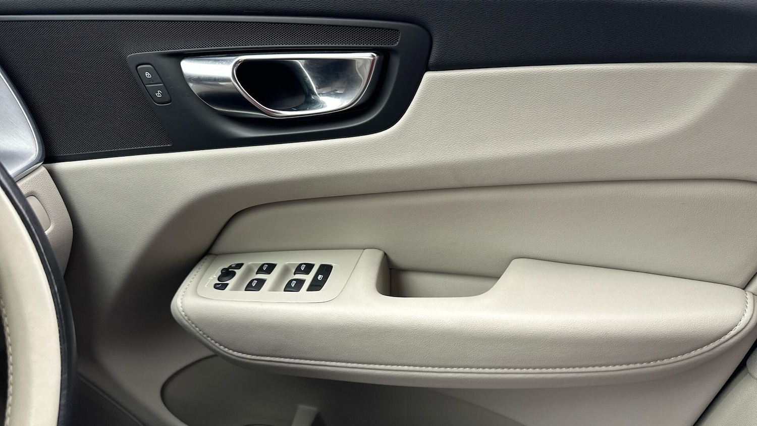 Used Volvo XC60 2022 for sale - 77216091: Photo 27