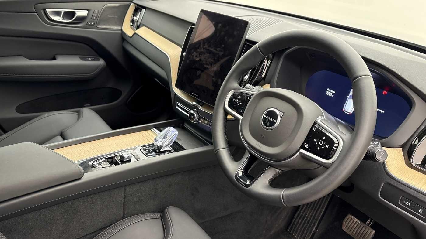 Used Volvo XC60 2025 for sale - 77456023: Photo 9