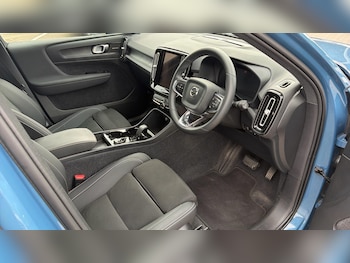 Used Volvo XC40 2023 for sale - 78902314: Photo