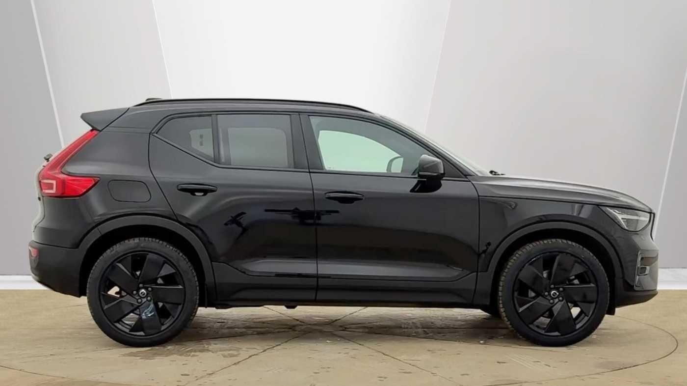 Used Volvo XC40 2025 for sale - 77982297: Photo 2