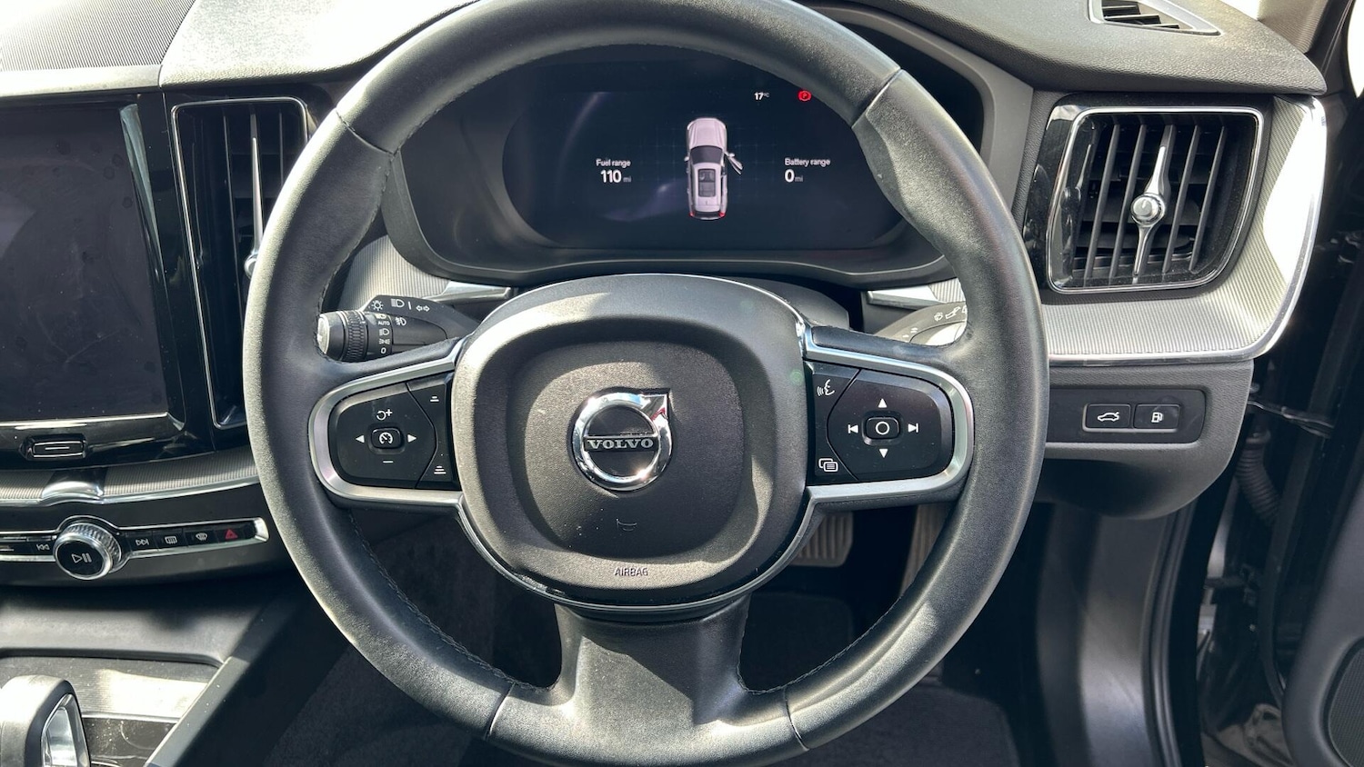 Used Volvo XC60 2023 for sale - 76988631: Photo 10