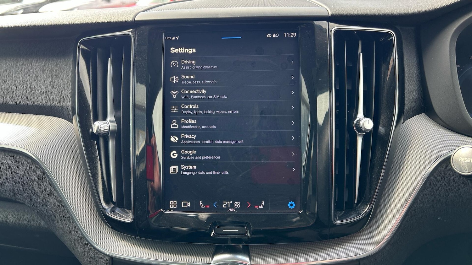 Used Volvo XC60 2023 for sale - 76988631: Photo 17