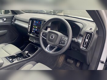 Used Volvo XC40 2024 for sale - 75949232: Photo
