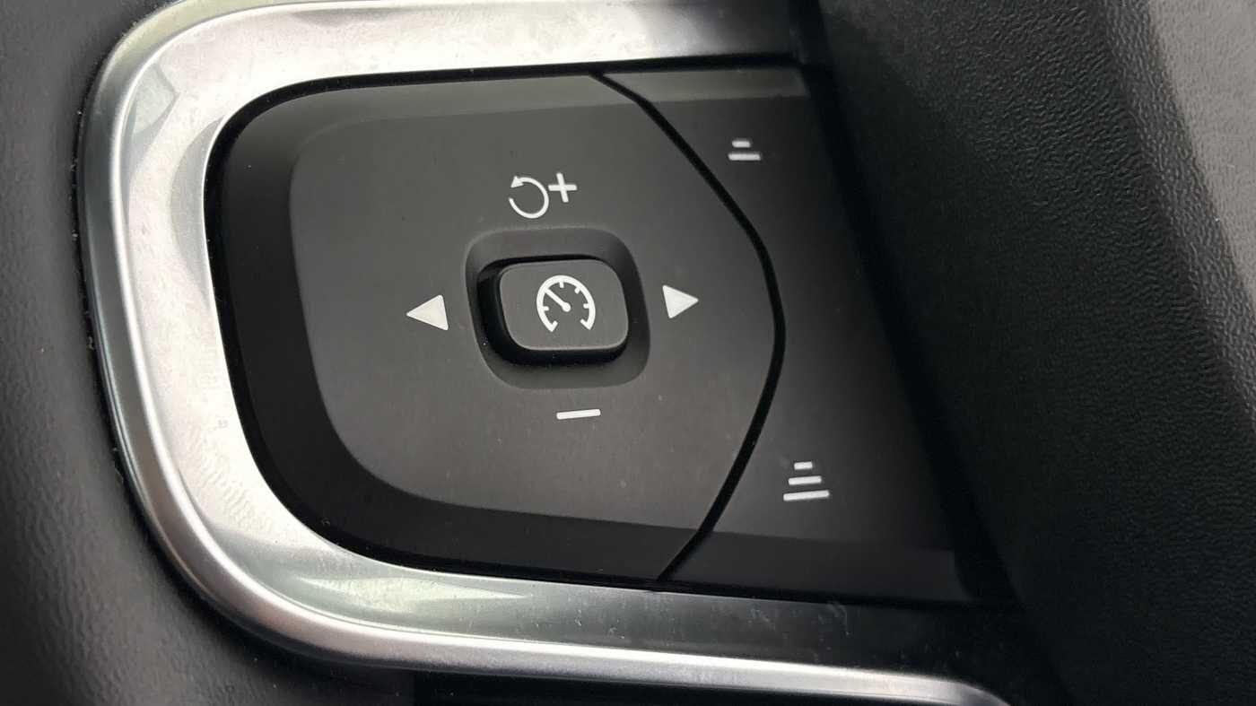 Used Volvo XC40 2025 for sale - 76645489: Photo 32