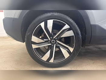 Used Volvo XC40 2025 for sale - 78205080: Photo