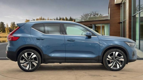 Used Volvo XC40 2024 for sale - 76295820: Photo 2