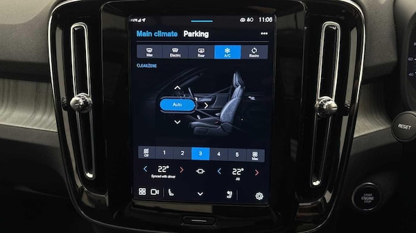 Used Volvo XC40 2024 for sale - 76295820: Photo 40
