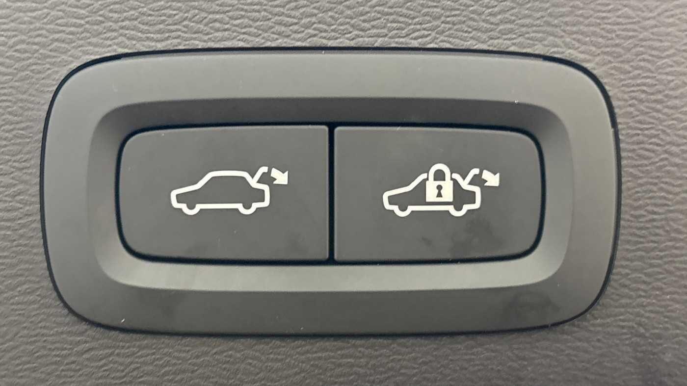 Used Volvo XC40 for sale - 77511474: Photo 19