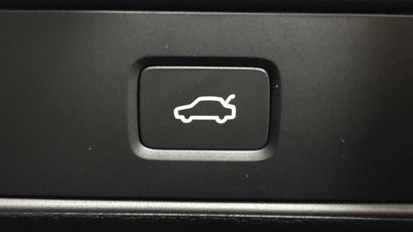 Used Volvo XC40 for sale - 77511474: Photo 30