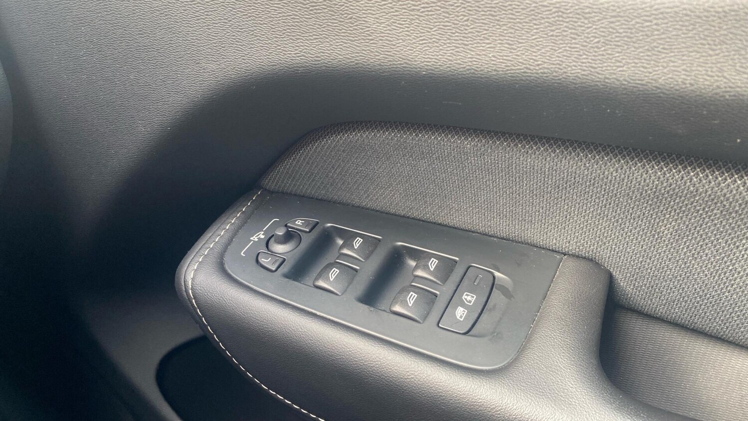 Used Volvo XC60 for sale - 77683922: Photo 24