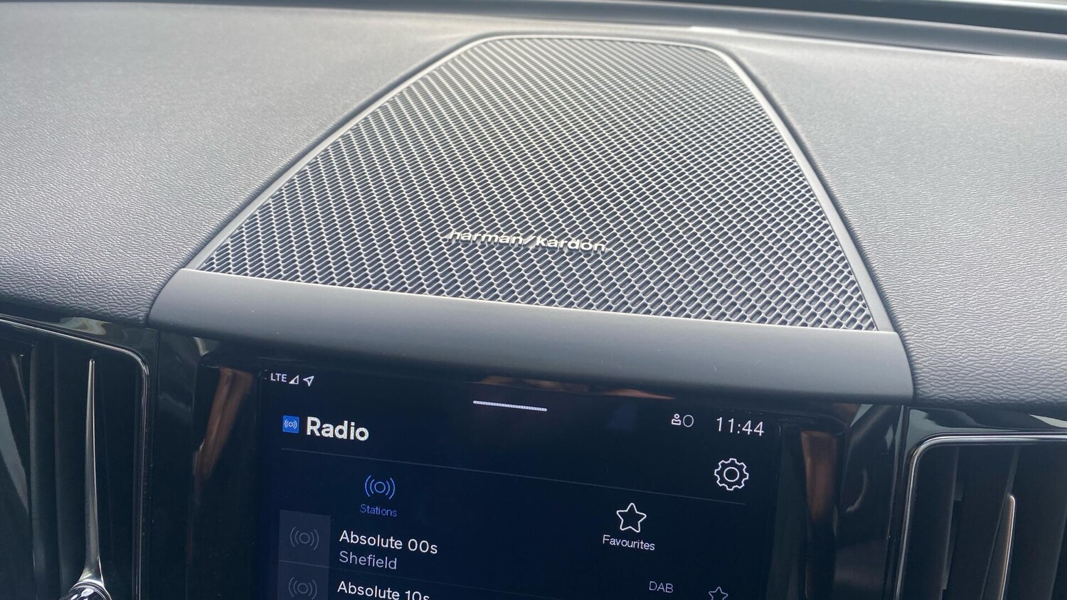 Used Volvo XC60 for sale - 77683922: Photo 25