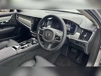 Used Volvo V90 2025 for sale - 77586656: Photo