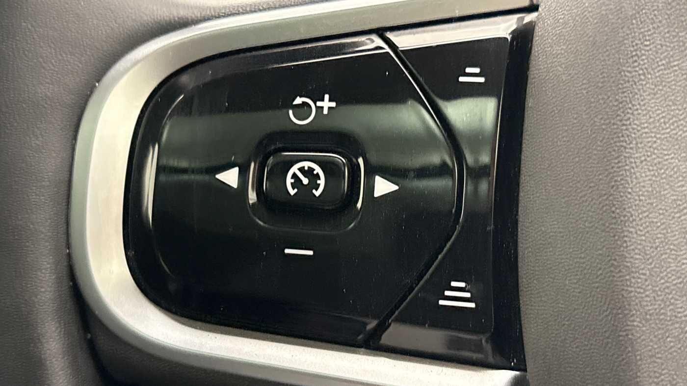 Used Volvo V60 2025 for sale - 77352072: Photo 31