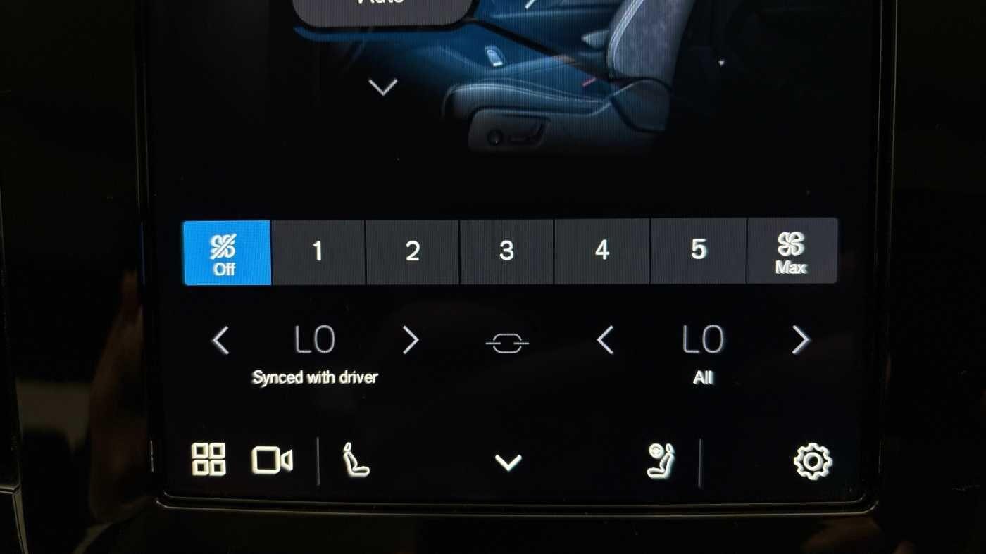 Used Volvo XC40 2024 for sale - 77202589: Photo 40