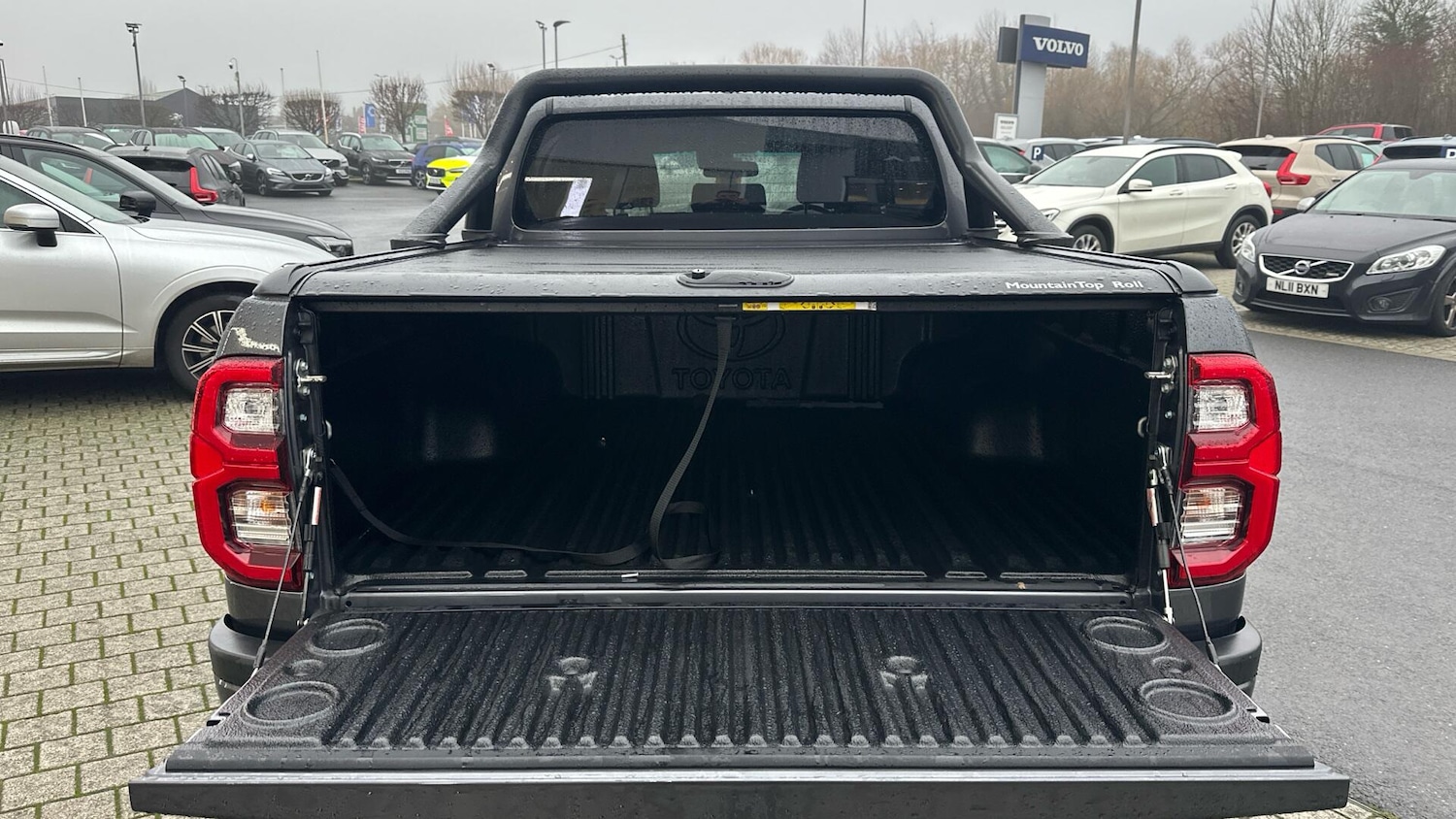 Used Toyota Hilux 2023 for sale - 77029586: Photo 13