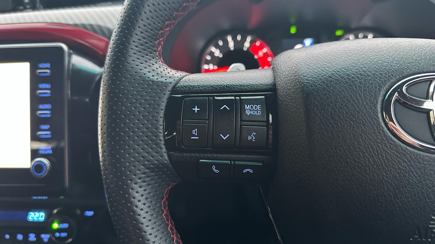 Used Toyota Hilux 2023 for sale - 77029586: Photo 19