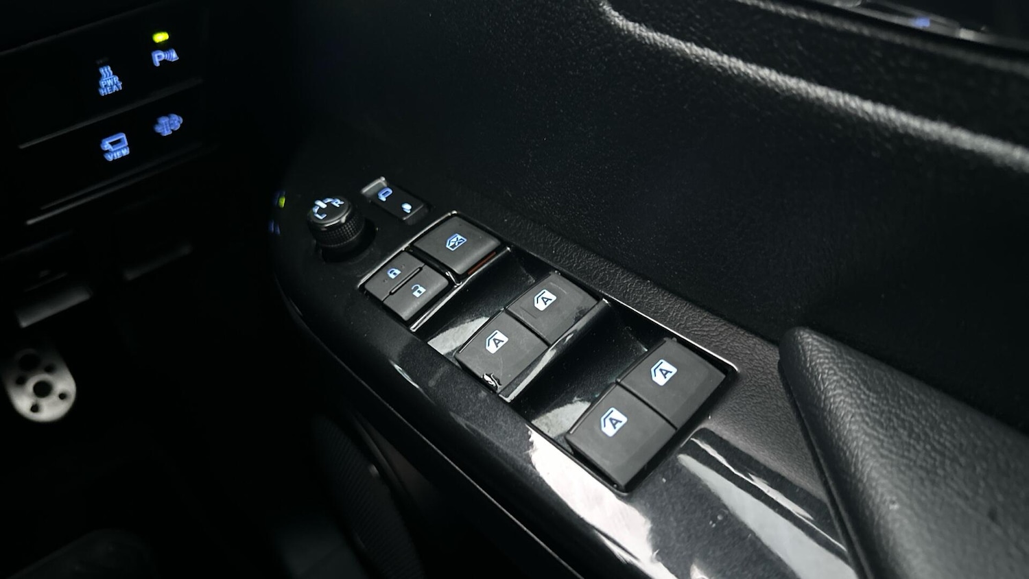 Used Toyota Hilux 2023 for sale - 77029586: Photo 22