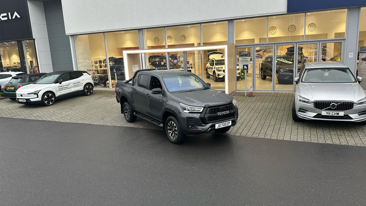 Used Toyota Hilux 2023 for sale - 77029586: Photo 31