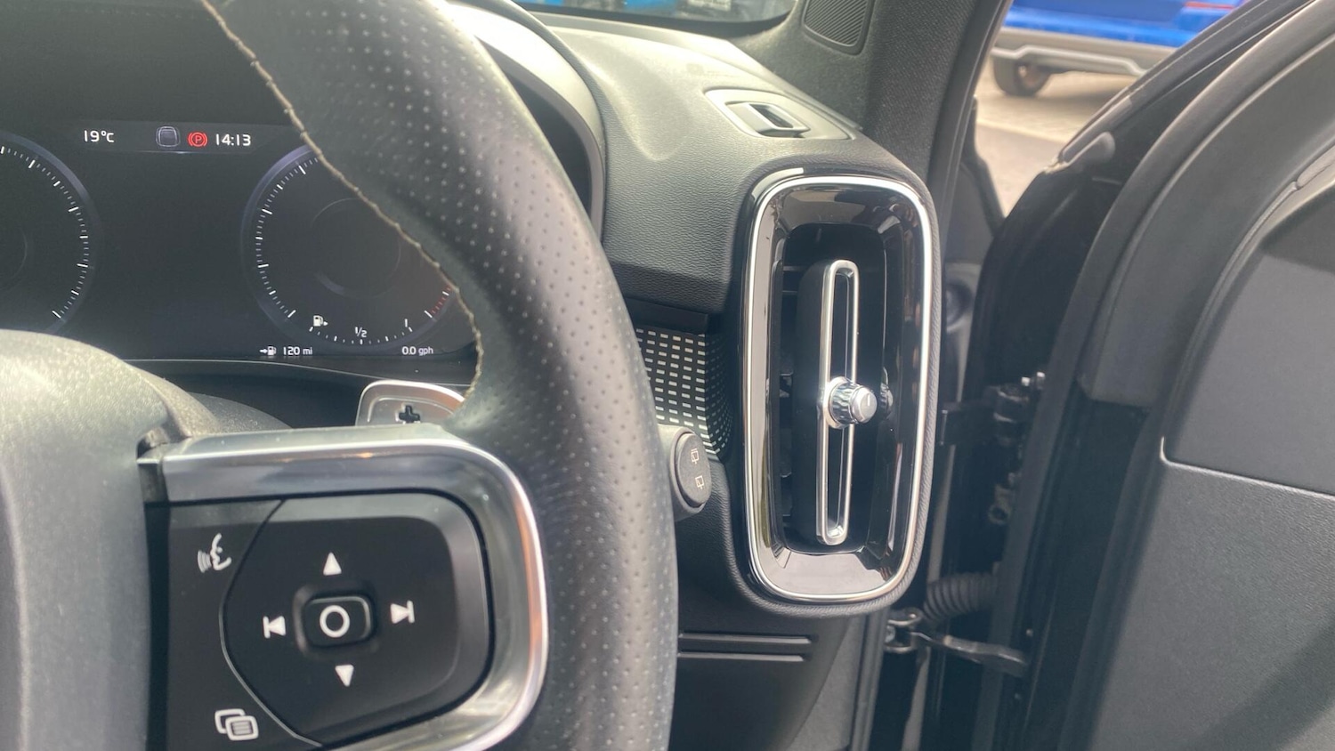 Used Volvo XC40 2020 for sale - 76926252: Photo 20