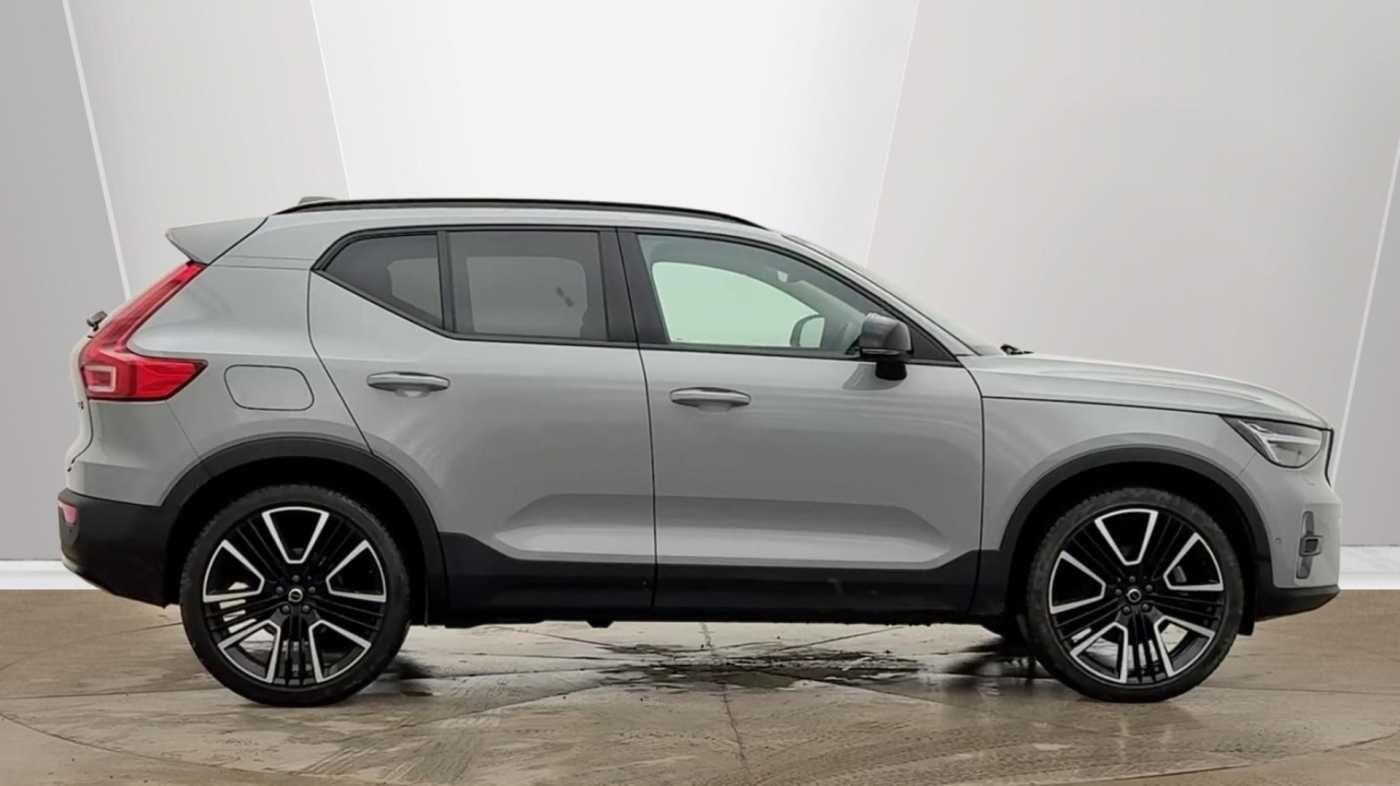 Used Volvo XC40 2025 for sale - 77646758: Photo 2