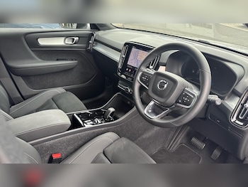Used Volvo XC40 2025 for sale - 78622780: Photo