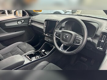 Used Volvo XC40 2024 for sale - 75696213: Photo