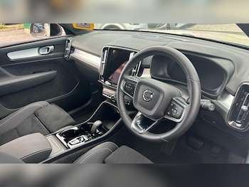 Used Volvo XC40 2025 for sale - 79328966: Photo