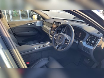 Used Volvo XC60 2025 for sale - 77202820: Photo