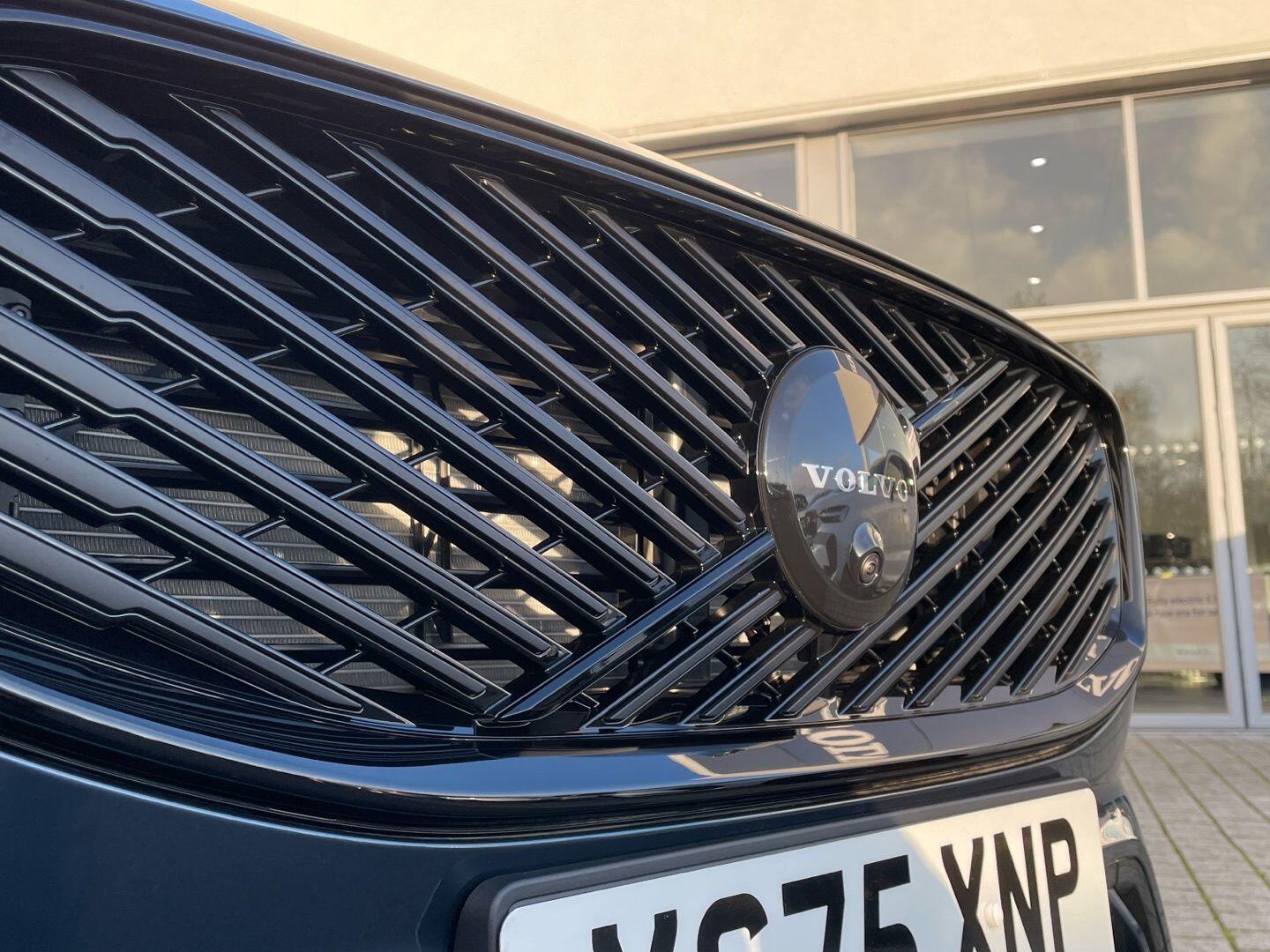 Used Volvo XC60 2025 for sale - 77202820: Photo 75