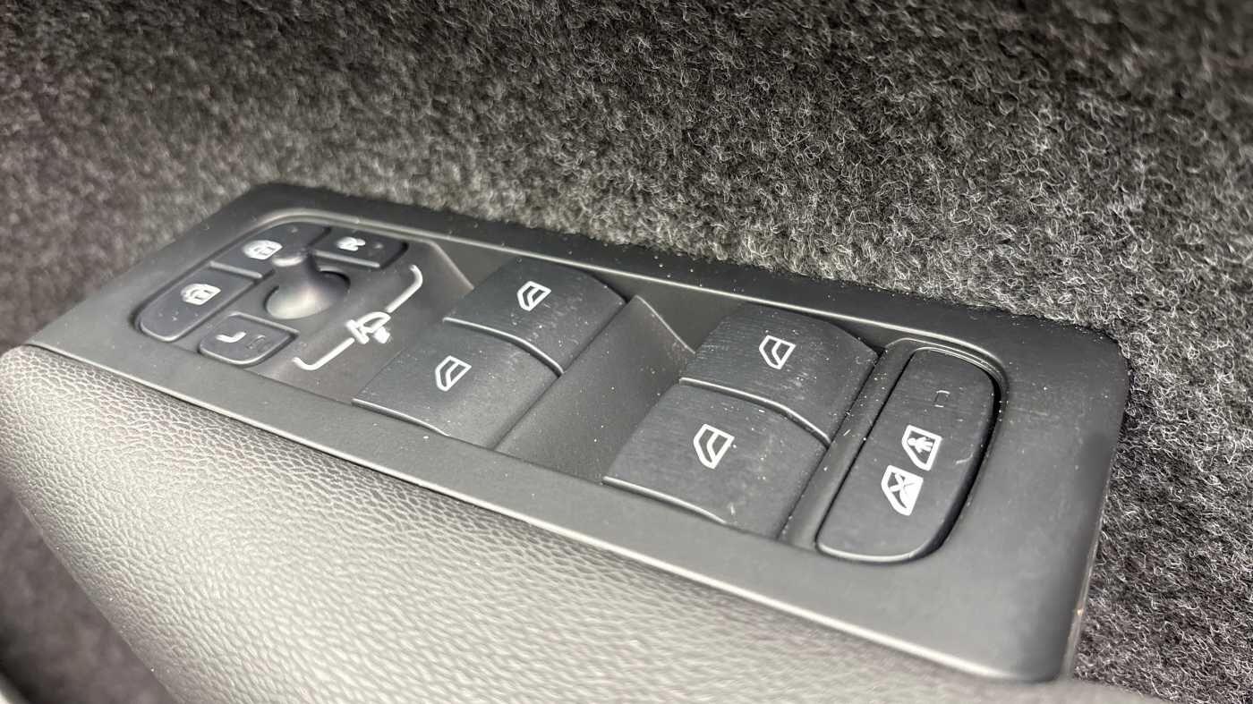 Used Volvo XC40 2025 for sale - 76457569: Photo 26