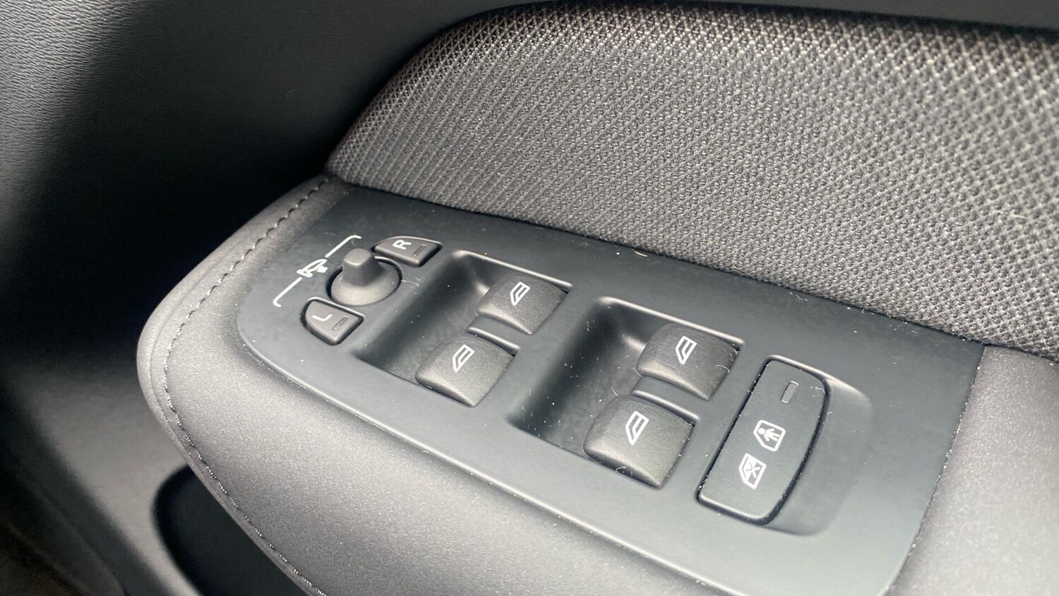 Used Volvo XC60 for sale - 78220229: Photo 24