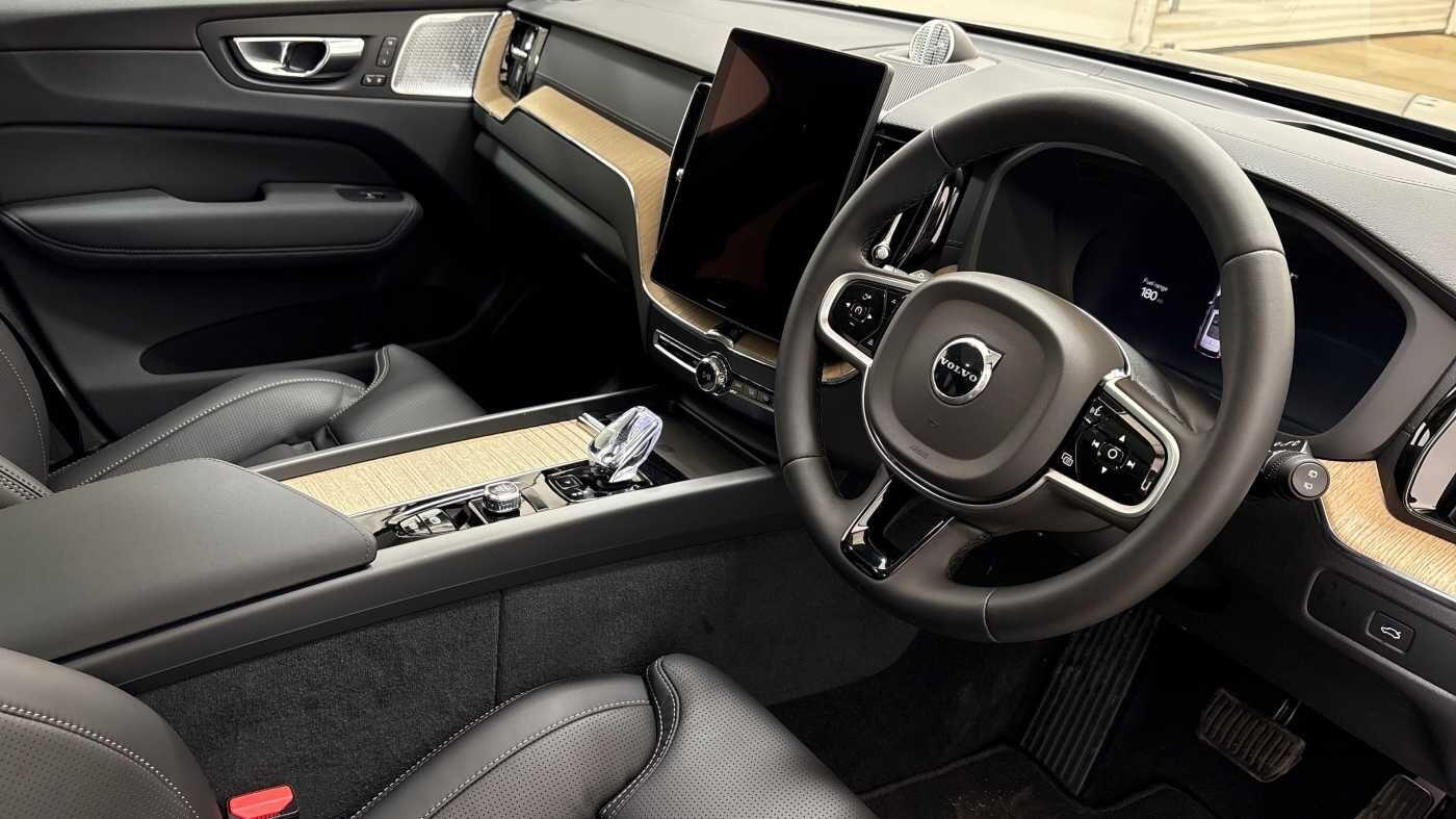 Used Volvo XC60 2025 for sale - 76360192: Photo 10