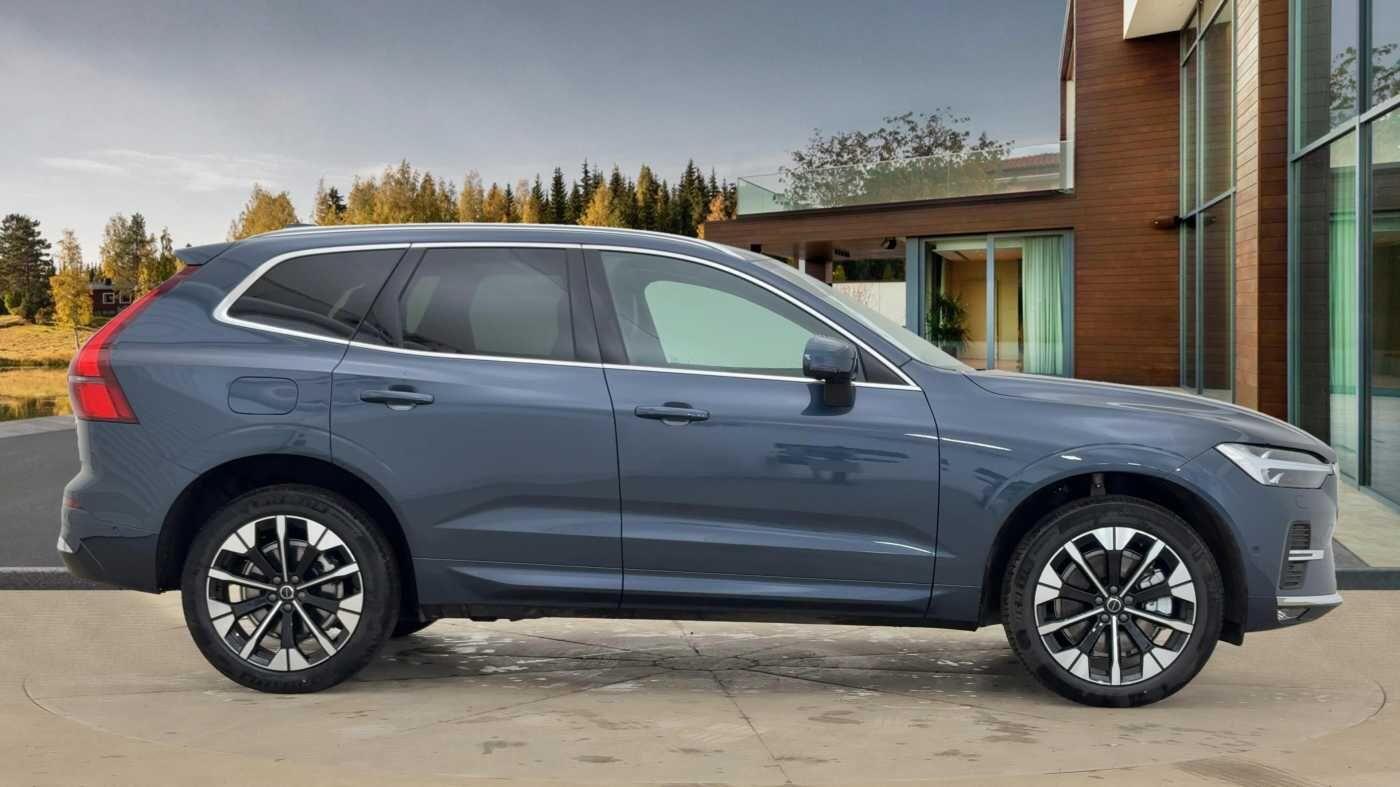 Used Volvo XC60 2025 for sale - 76360192: Photo 2