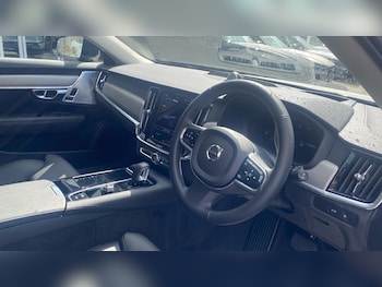 Used Volvo V90 2025 for sale - 77586143: Photo
