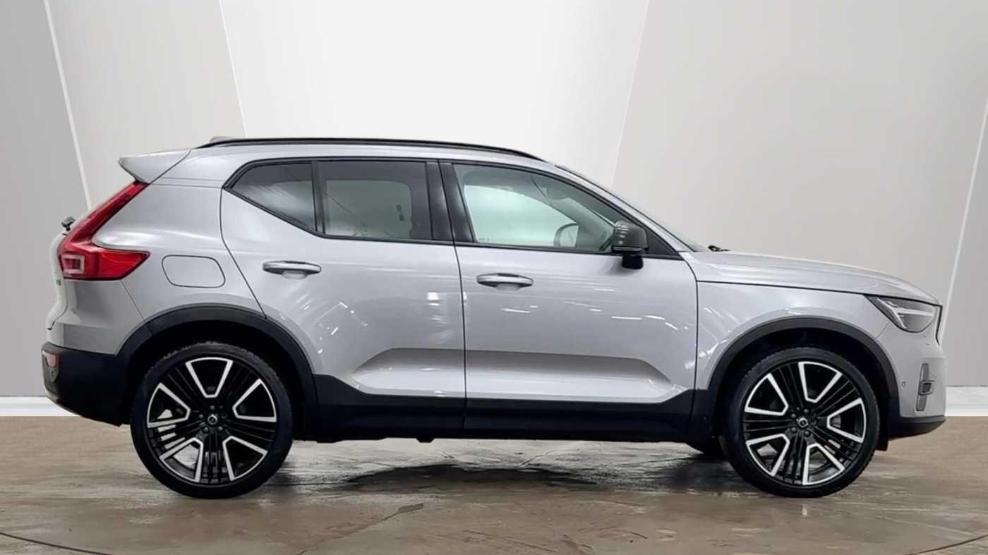Used Volvo XC40 2025 for sale - 77468472: Photo 2