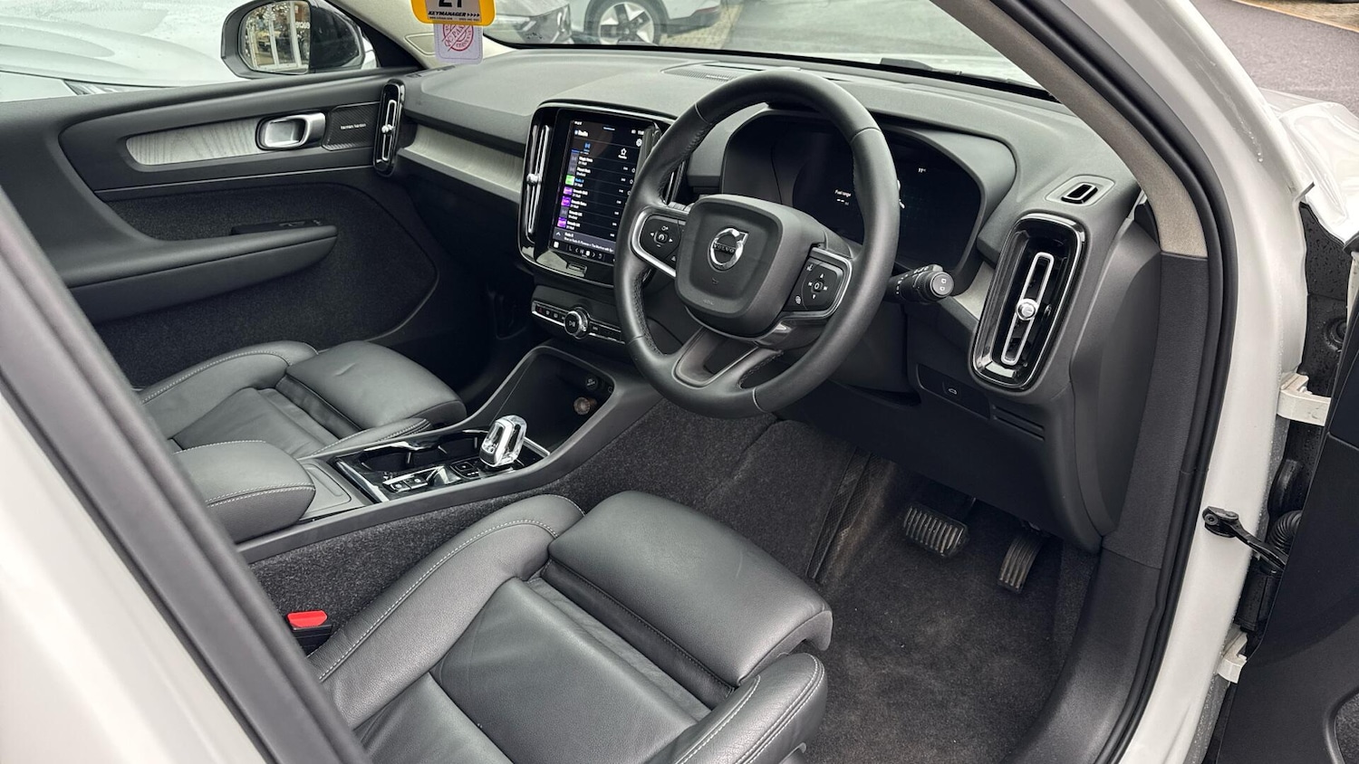 Used Volvo XC40 2024 for sale - 76824492: Photo 4