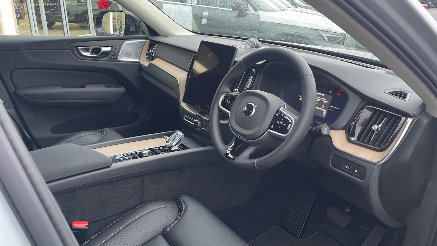 Used Volvo XC60 2026 for sale - 77574330: Photo 4