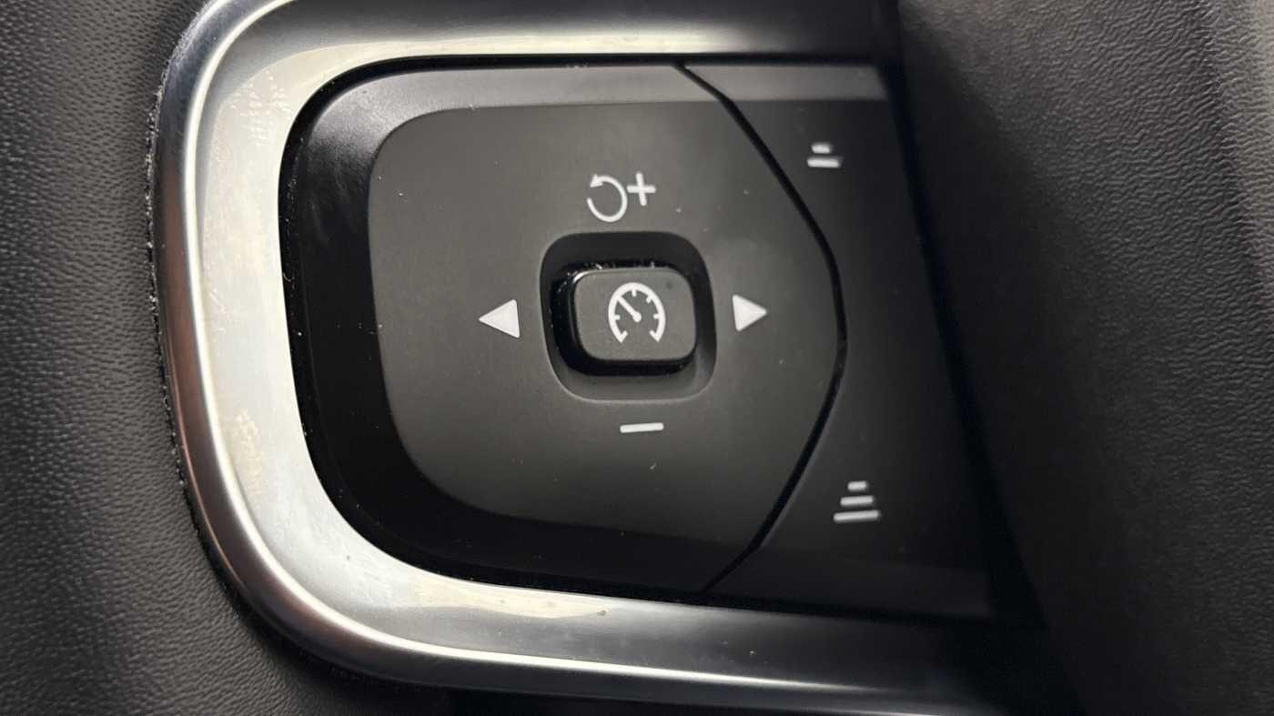 Used Volvo XC40 2022 for sale - 76824514: Photo 31