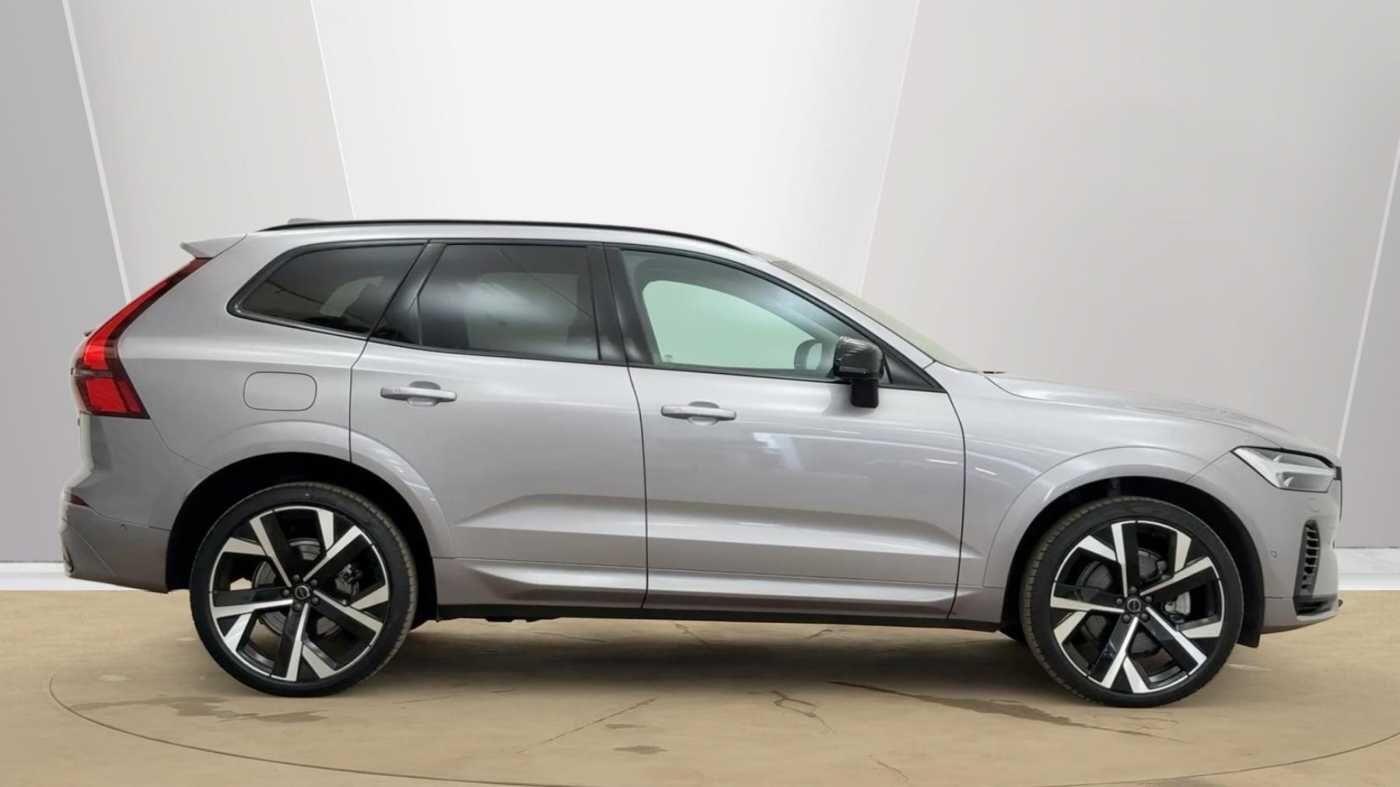 Used Volvo XC60 2025 for sale - 78058683: Photo 2