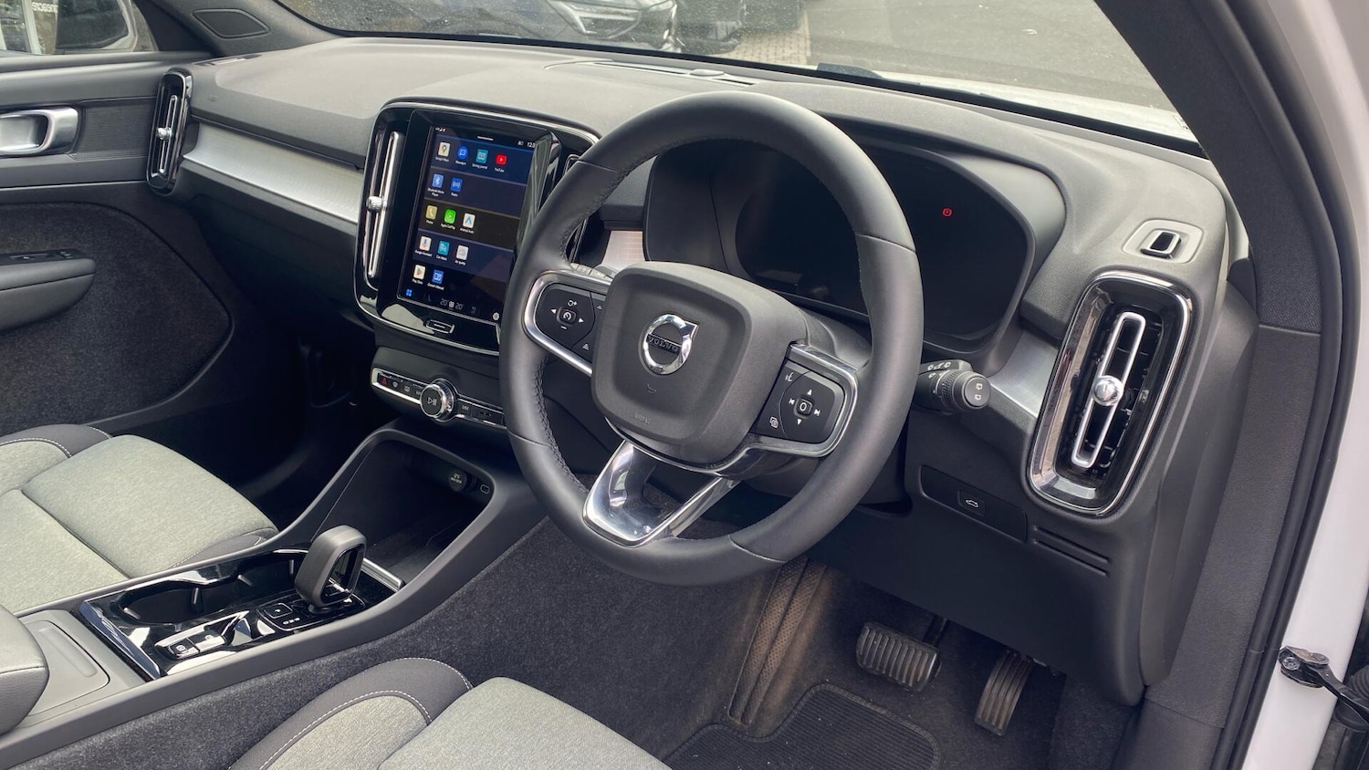 Used Volvo XC40 2024 for sale - 76855820: Photo 5